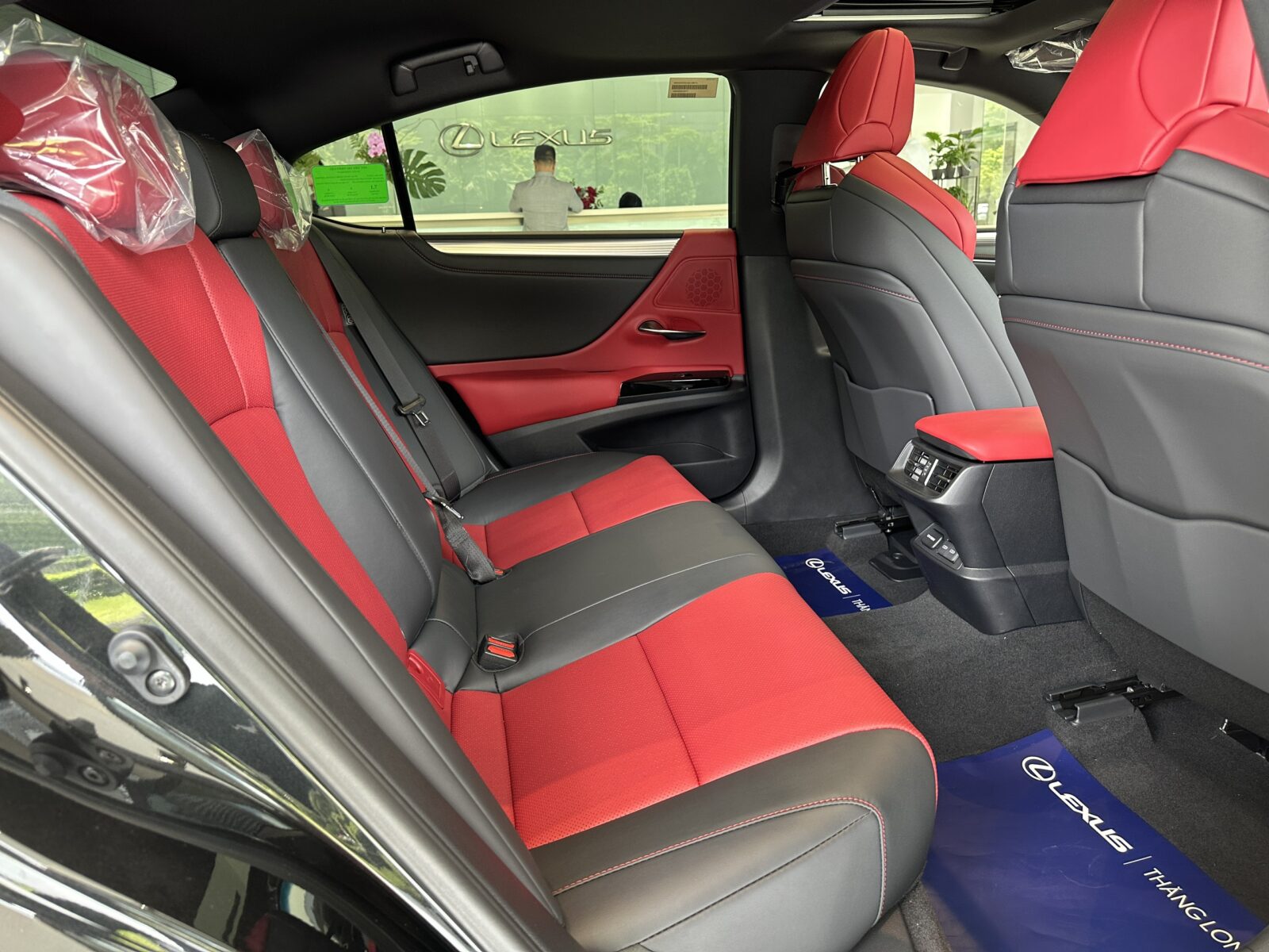 Ghế sau Lexus ES 250 F Sport 