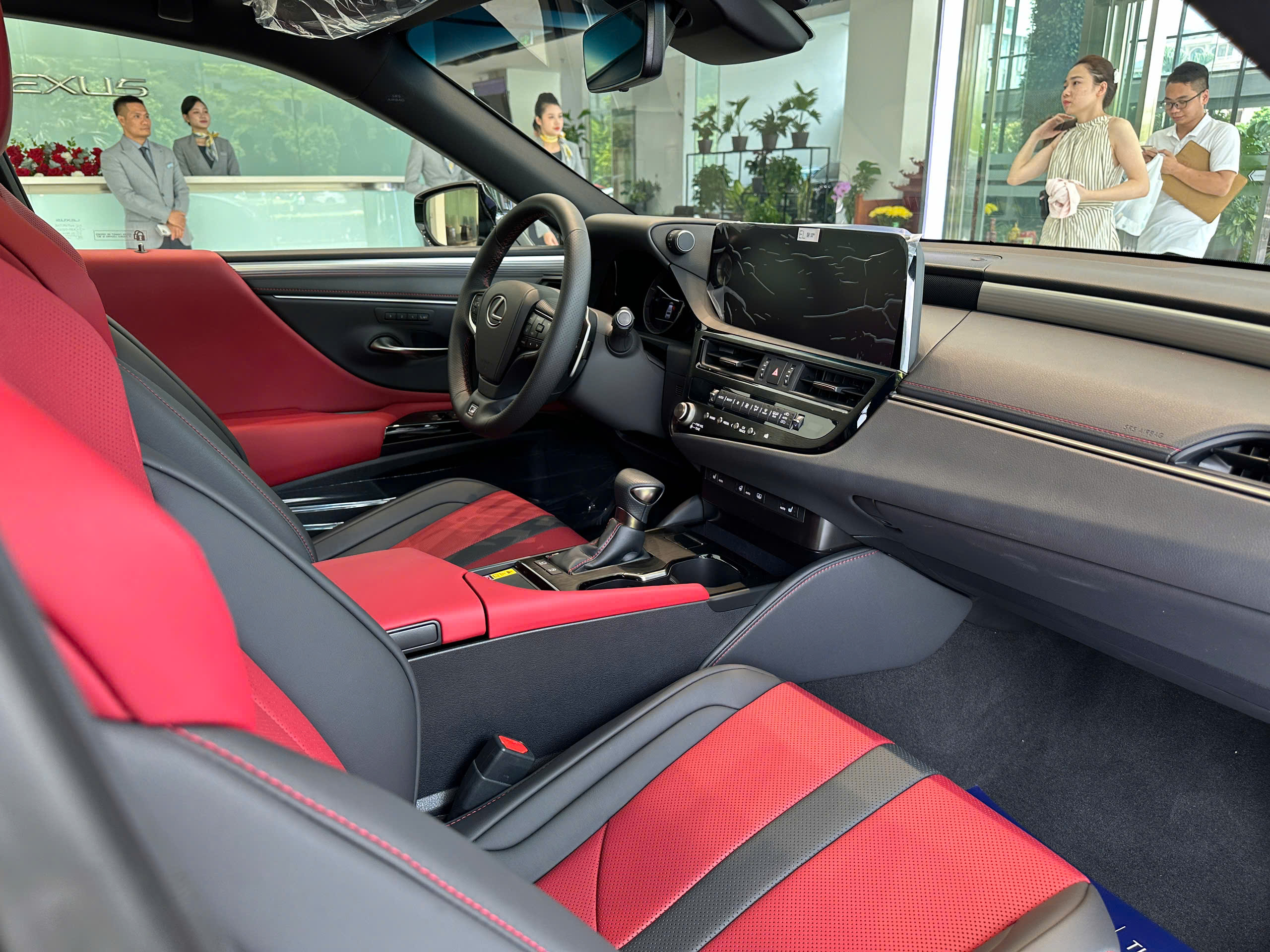 Nội thất Lexus ES 250 F Sport - 1